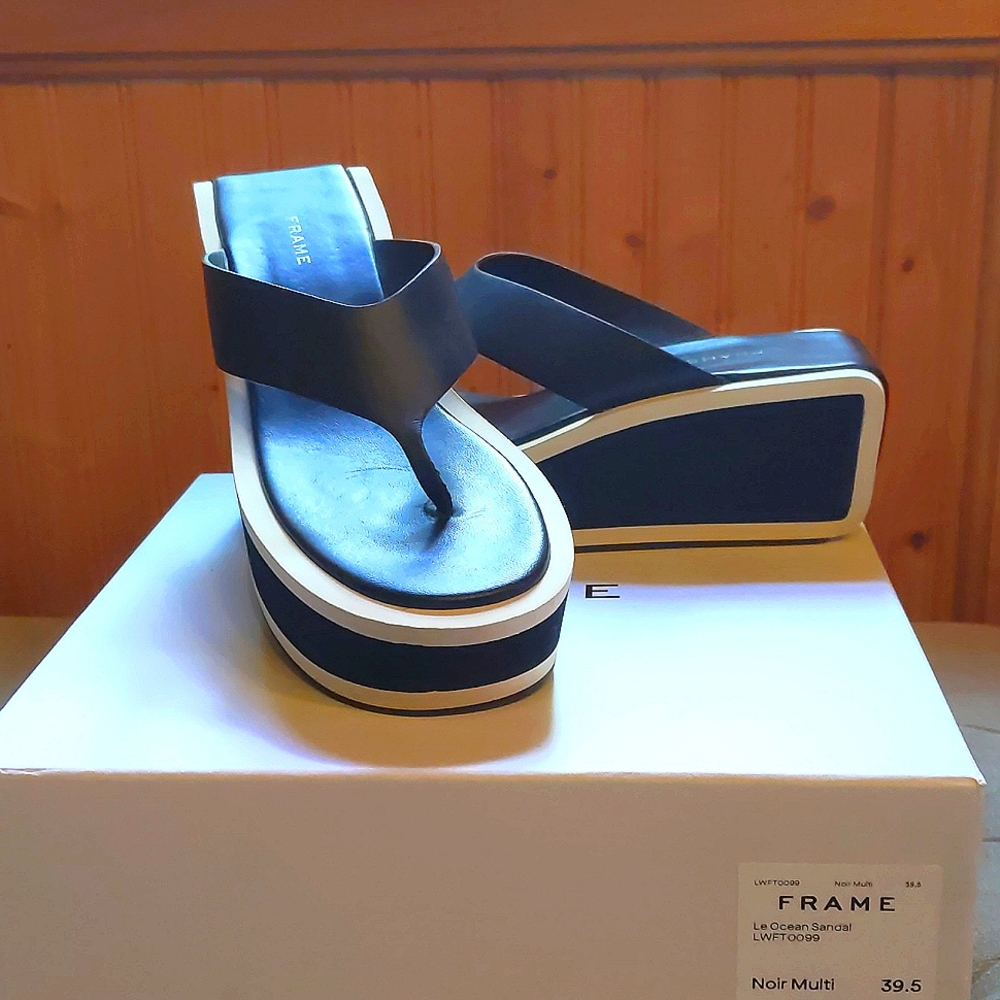 FRAME Toe post platform sandals Size 39.5